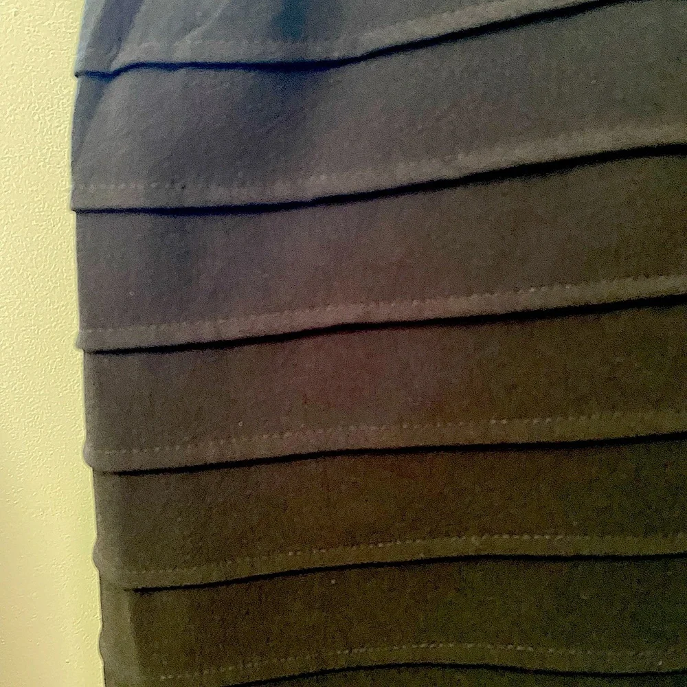 💻 ✨3for$15✨ LOFT outlet Little Black Dress, Midi size 8 - Picture 4 of 10